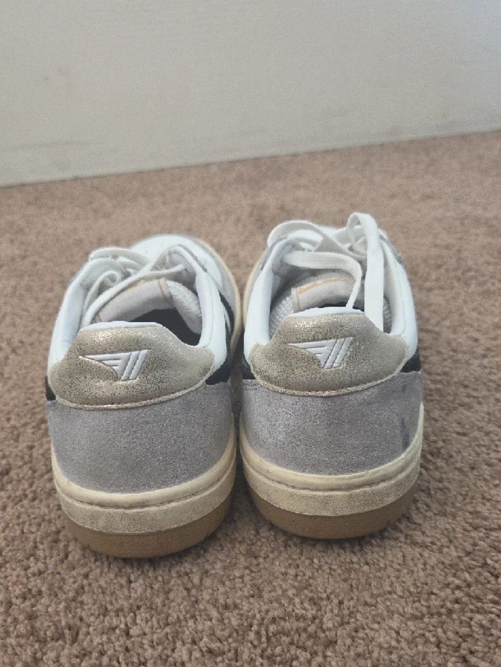 Gola Hawk Women's White, Black & Gray Retro Sneakers - Picture 3 of 6
